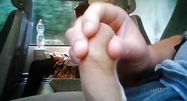 শ্যামাঙ্গিনী তার গার্লফ্রেন্ডের জন্য স্ট্র্যাপন নিয়ে অপেক্ষা বাংলাদেশী হট সেক্স ভিডিও করছে যে মেয়েটিকে চুদবে।