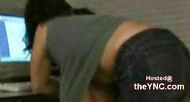 বুস্টি মারমেইড পানির নিচে ব্লোজব দেয় হট সেক্সি বিএফ এবং মিষ্টি করে হাসে।