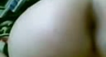 দু'জন পুরুষ হস্তমৈথুন তামিল হট সেক্স ভিডিও করছে একটি বুস্টি স্বর্ণকেশীর পাছায়।