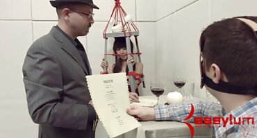 দুই ছেলে একটা মেয়েকে হট সেক্স ভিডিও চুদছে যেটা মোটেও কিছু মনে করে না