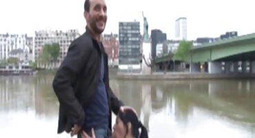 লোমশ বগলের একটি মেয়ে একটি ভাইব্রেটরে বসে এবং উঁচু হয়ে যায় বেঙ্গলি হট সেক্স ভিডিও