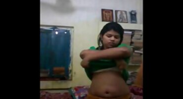 একজন পরিপক্ক চেক মহিলা একজন পিক-আপ আর্টিস্টের বাংলা সেক্স হট ভিডিও সাথে সেক্স করতে রাজি হয়েছিলেন যিনি তার ভগ শেষ করেছিলেন।