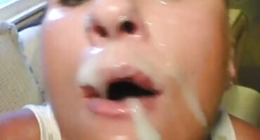 স্বর্ণকেশী রাজকন্যা একটি হট মম সেক্স ভিডিও নিষ্পত্তিমূলক যুদ্ধের পর রাজাকে চুদছে।