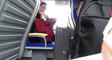 একটি বড় পিচ্ছিল শিশ্ন হট সেক্স ভিডিও বাংলা একটি তরুণ কুত্তার কোমল ভগ প্রবেশ করে।