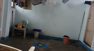 উপপত্নী একজন লেসবিয়ান স্লেভের হট সেক্স ভিডিও ডাউনলোড জন্য মুখ দেখাচ্ছেন।