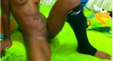 নিজের বাংলা হট ভিডিও সেক্স অশ্লীল হাত দিয়ে যোনিকে প্রচণ্ড উত্তেজনায় নিয়ে আসে।