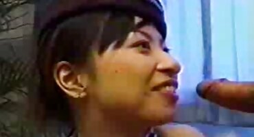 একজন পরিপক্ক রাশিয়ান ডাক্তার একটি হট সেক্সি বিএফ লোকের কাছে ফোনে এসে চুদলেন