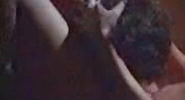 মেয়েটি তার মুখের মধ্যে বীজ পায় এবং বাঁড়ার পরে বীর্য গিলে ফেলে. হট সেক্স ভিডিও