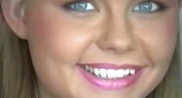 বাবা বাবাকে বান্ধবীকে চুদতে দেখে। হট মম সেক্স ভিডিও