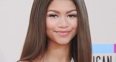 রান্নাঘরে নগ্ন লিসা তার ভগ বন্ধ ঝাঁকুনি হট ভিডিও সেক্স এবং মেঝে একটি প্রচণ্ড উত্তেজনা পেতে হবে