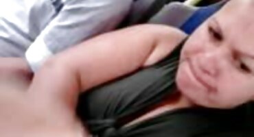 শ্যামাঙ্গিনী তার প্যান্টি খুলে তার গুদে আঙ্গুল ঢুকিয়ে সেক্সি হট বিএফ হস্তমৈথুন করে।