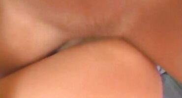 প্রচণ্ড উত্তেজনা করার জন্য একটি busty মেয়ের সাথে হট সেক্স হট মম সেক্স ভিডিও