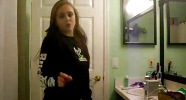 Busty হট ভিডিও সেক্স ভিডিও অভিজ্ঞ বেশ্যা ভগ এবং গাধা মধ্যে fucks