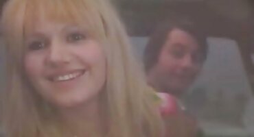 কাসকা আকাশোভা লোকটিকে চোদার প্রস্তাব সেক্স ভিডিও হট দিয়েছিল যাতে সে তার মেয়েকে ছেড়ে চলে যায়