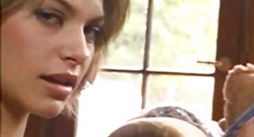 স্বর্ণকেশী মুরগির বিছানায় ক্যান্সার হয়েছে এবং সে শেষ না হওয়া পর্যন্ত হট সেক্স বিএফ ভিডিও ঝাঁকুনি দিয়েছে