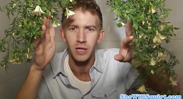 একটি নিখুঁত ফিগার সঙ্গে হট সেক্স বিএফ ভিডিও একটি মেয়ে একটি ছানা থেকে একটি যৌন ম্যাসেজ পায়