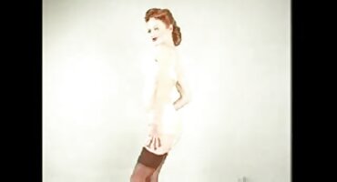 বড় গাধা শ্যামাঙ্গিণী একটি দোলনায় চড়ে এবং তার ভগ কাম দিয়ে হিন্দি হট সেক্স ভিডিও ভরা পায়