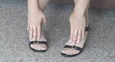 অ্যালেক্স গ্রে টেবিলের হট বাংলা সেক্স ভিডিও উপর তার ভগ বন্ধ jerks এবং লন উপর নগ্ন রান