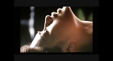 স্বর্ণকেশী জেগে ওঠে এবং শ্যামাঙ্গিনী তার হট সেক্স ভিডিও গুদ চাট