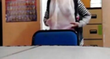 একটি ছানা Fucked এবং হট সেক্স ভিডিও বেঙ্গলি শুক্রাণু সঙ্গে অবাস্তব boobs ঢেলে