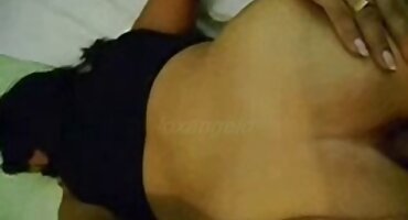 একটি রাশিয়ান বান্ধবী বাংলা সেক্স হট ভিডিও চোখ বেঁধে এবং একটি শিশ্ন উপর একটি বন্ধু রাখা