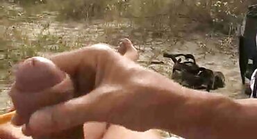 একটি chiseled চিত্র এবং একটি টাক অশ্বপালনের সঙ্গে স্বর্ণকেশী সেক্সি হট বিএফ সুন্দরভাবে যৌনসঙ্গম