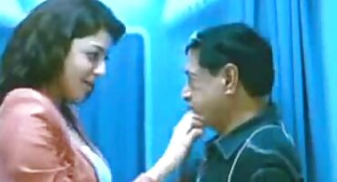 একটি লাল ছানা হট সেক্স ভিডিও সব orifices মধ্যে গ্যাং ব্যাং