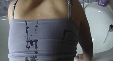 রান্নাঘরের কাজের মেয়েটি হট সেক্স ভিডিও বেঙ্গলি অ্যাপার্টমেন্টের মালিককে পাছায় স্ট্র্যাপন দিয়ে চোদাচুদি করে।