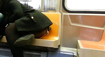 উল্কি সঙ্গে একটি busty মহিলা পুরুষদের দ্বারা একটি বৃত্তের মধ্যে ছেড়ে বাংলা হট সেক্স ভিডিও দেওয়া হয়েছিল এবং fucked