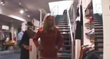 কালো চামড়ার সুন্দরীর নাকে ও বেঙ্গলি হট সেক্স ভিডিও ঠোঁটে বাঁড়া।