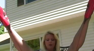 ল্যাটেক্সের মহিলারা একজন নগ্ন পুরুষকে ধরে ট্রিসের জন্য বাংলাদেশী হট সেক্স ভিডিও পর্ণ তৈরি করেছে।