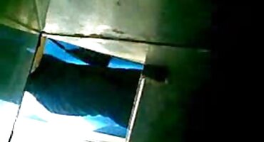 স্টকিংস মধ্যে স্বর্ণকেশী এবং হট সেক্সি বিএফ শ্যামাঙ্গিনী ঘষা ভগ এবং বিছানায় কাম