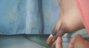 বন্ধুত্বপূর্ণ সেক্সের সময় দুটি হট ইংলিশ সেক্স ভিডিও লেসবিয়ান pussies প্রবাহিত হয়।