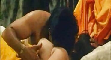 তাদের বিবাহের রাতে, বর একই বিছানায় তার স্ত্রী হিন্দি হট সেক্স ভিডিও এবং MILF চোদাচুদি