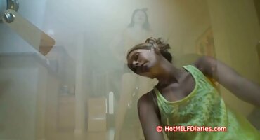 উপপত্নী দাসকে দেশী হট সেক্স ভিডিও চোদার জন্য নিয়ে এল। পাবলিক পর্ণ সিলভিয়া রুবি, মেলোডি পেটিট