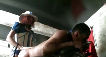 দুজন বেঙ্গলি হট সেক্স ভিডিও খুব সুন্দর লেসবিয়ান রান্নাঘরে একে অপরের টাইট মলদ্বার চাটতে থাকে।