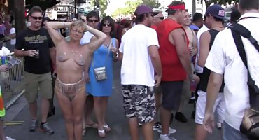 জেসি রান্নাঘরে ডগিস্টাইল পেয়েছিলেন এবং আমাদের তার কান্ট হ্যান্ডজব দেখাতে শুরু বাংলা ভিডিও সেক্স গান করেছিলেন।