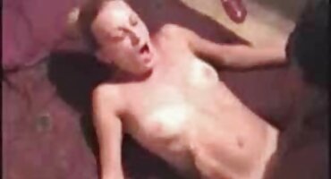 একটি সেক্স ভিডিও হট মেয়েকে হস্তমৈথুন এবং চুদা ধরা।