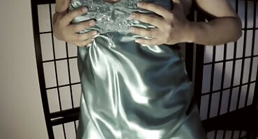 পরিণত স্বর্ণকেশী ডাক্তার হট মম সেক্স ভিডিও নিজেকে একজন কালো রোগীকে চুদতে বাধ্য করলেন।